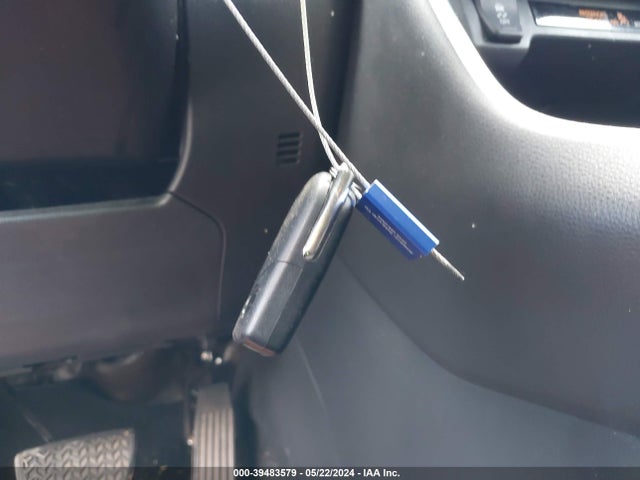 Toyota RAV4 LE 2019 2T3H1RFV3KW040143 Image 11