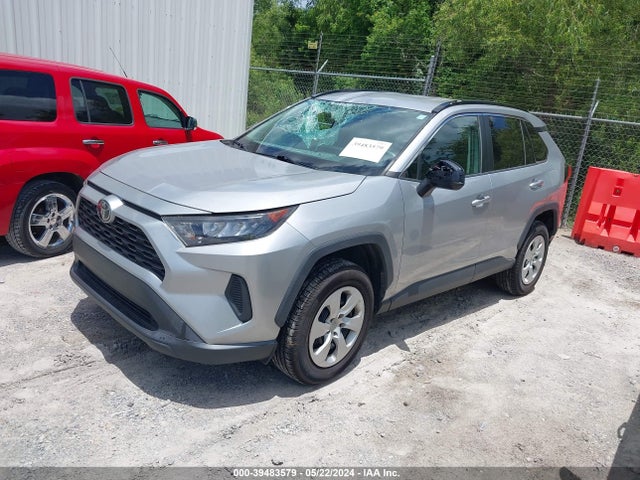 Toyota RAV4 LE 2019 2T3H1RFV3KW040143 Image 2