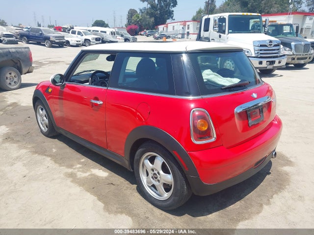 2008 MINI COOPER WMWMF33578TT60821 Photo 2