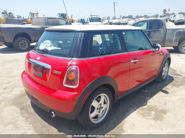 2008 MINI COOPER WMWMF33578TT60821 Photo 3