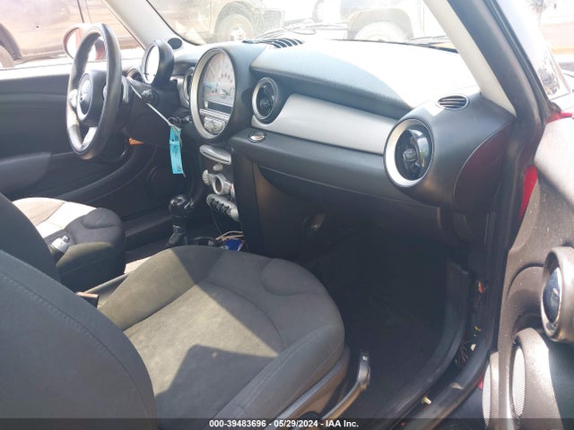2008 MINI COOPER WMWMF33578TT60821 Photo 4