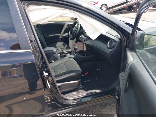 2T3BFREVXGW443133 Toyota RAV4 LE