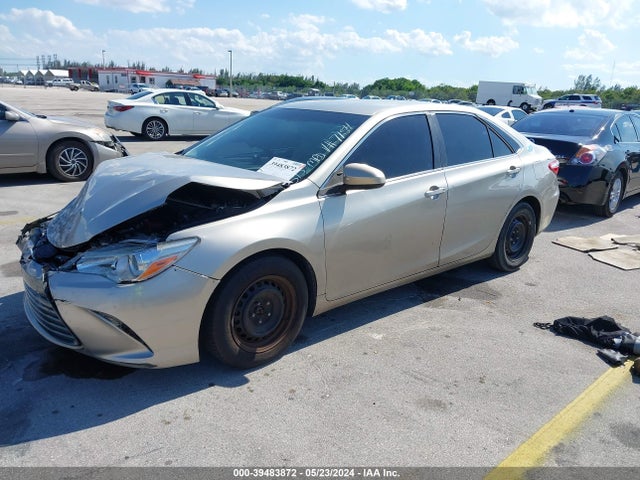 Toyota CAMRY LE 2015 4T4BF1FK2FR467154 Image 2