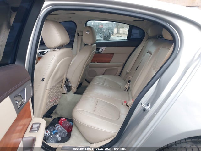 2010 JAGUAR XF SAJWA0FA7AHR58127 Photo 7
