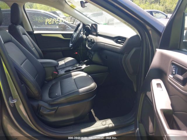 1FMCU9G65NUA37539 Ford ESCAPE SE