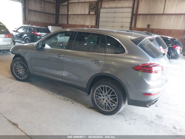 2016 PORSCHE CAYENNE WP1AA2A23GKA15781 Photo 2