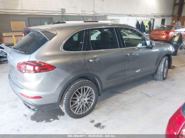 2016 PORSCHE CAYENNE WP1AA2A23GKA15781 Photo 3