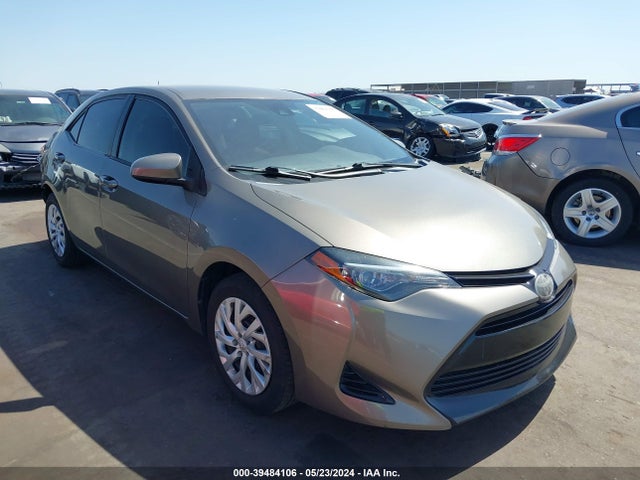 Toyota COROLLA LE 2018 5YFBURHE2JP756244 головне зображення