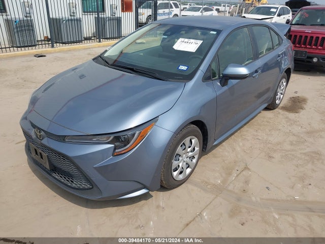 Toyota COROLLA LE 2022 JTDEPMAE6N3013358 Image 2