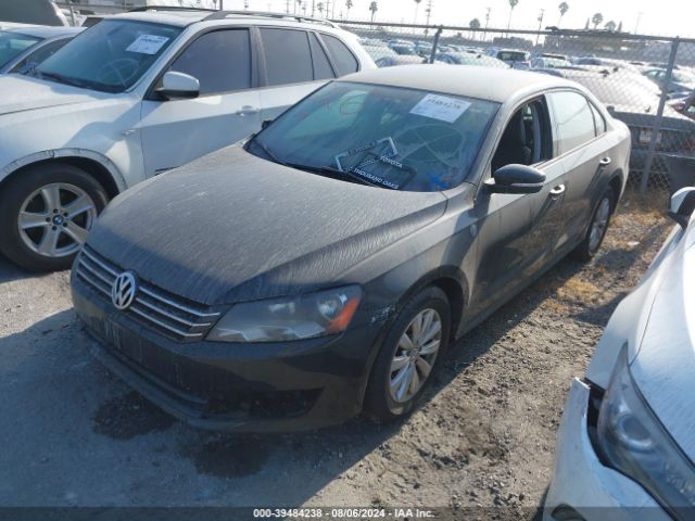 1VWAT7A35FC005227 Volkswagen Passat 1.8t Wolfsburg Edition