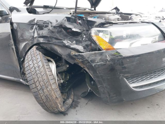 1VWAT7A35FC005227 Volkswagen Passat 1.8t Wolfsburg Edition