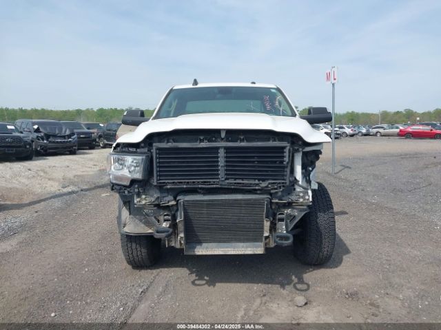 3C6UR5DL1KG620922 RAM 2500 Big Horn  4x4 6'4 Box
