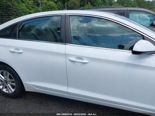 Hyundai SONATA SE 2016 5NPE24AF8GH326734 Image 13