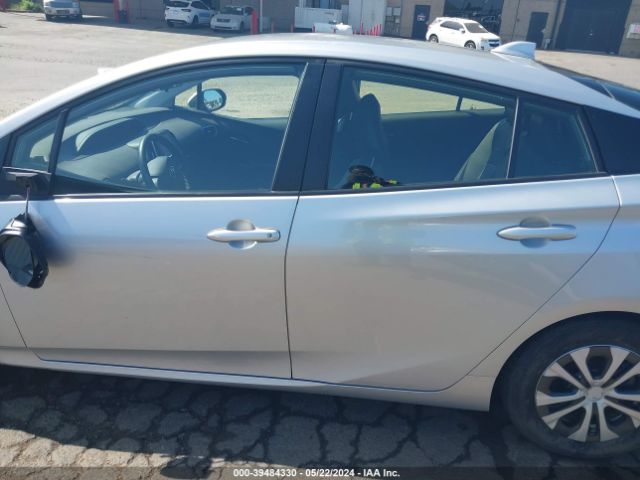 JTDKAMFP1N3201266 Toyota Prius Prime Xle