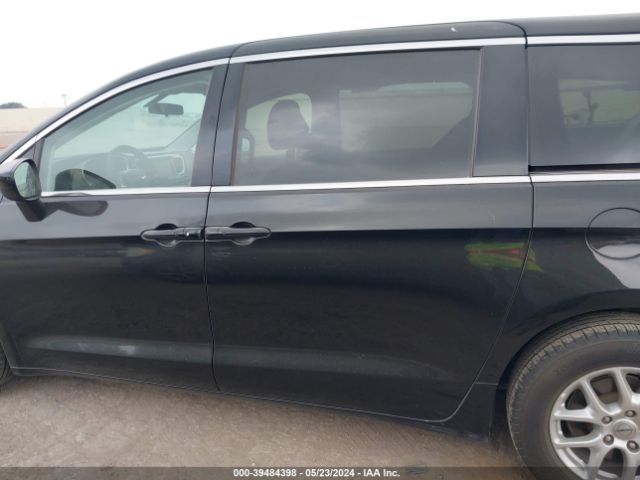 2C4RC1CG9NR208811 Chrysler Voyager Lx