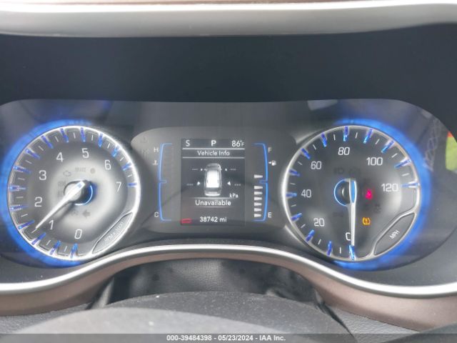 2C4RC1CG9NR208811 Chrysler Voyager Lx