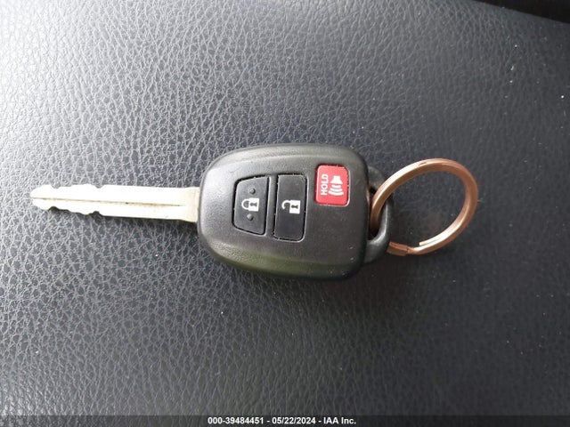 Toyota Rav4 Xle 2015 JTMRFREV4FD100604 Image 11