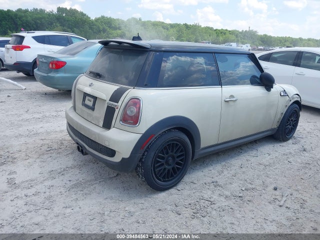 2010 MINI COOPER S WMWMF7C56ATZ70027 Photo 3