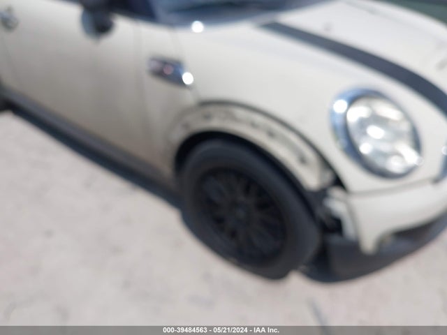 2010 MINI COOPER S WMWMF7C56ATZ70027 Photo 5