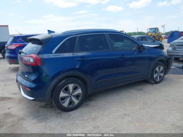 KNDCB3LCXK5334590 KIA NIRO LX