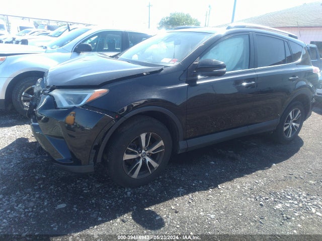 Toyota Rav4 Xle 2017 2T3RFREV4HW543468 Image 2