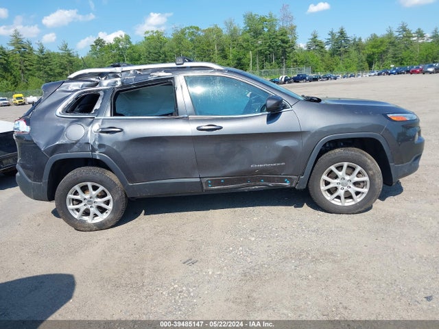 1C4PJMCS3HW529693 Jeep Cherokee Latitude 4x4