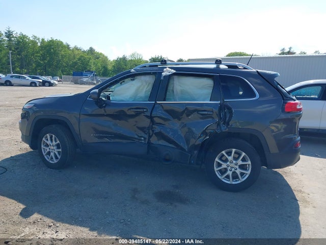 1C4PJMCS3HW529693 Jeep Cherokee Latitude 4x4