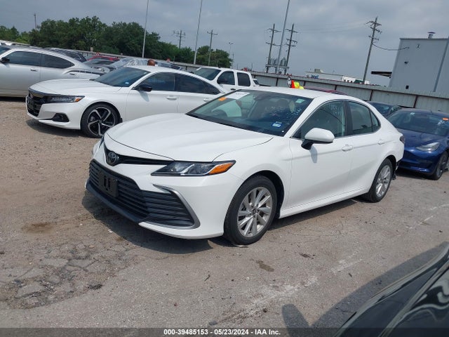 Toyota CAMRY LE 2024 4T1C11AK7RU223654 Image 2