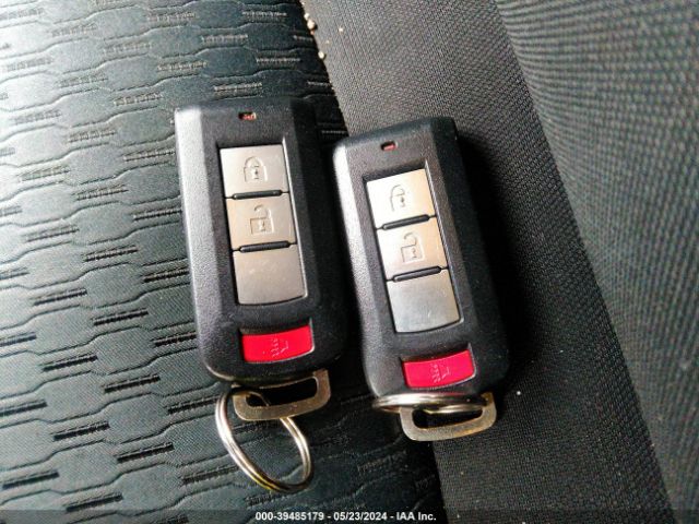 JA4AZ3A33EZ013942 Mitsubishi Outlander Se