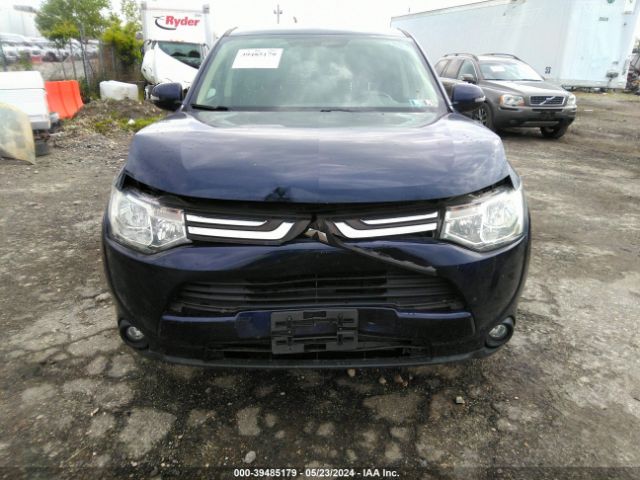 JA4AZ3A33EZ013942 Mitsubishi Outlander Se