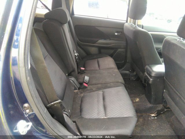 JA4AZ3A33EZ013942 Mitsubishi Outlander Se