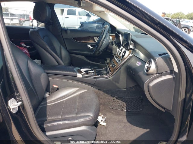 55SWF4JB5FU092344 Mercedes-Benz C 300 Luxury/sport
