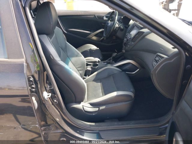 KMHTC6AE1GU255630 Hyundai Veloster Turbo