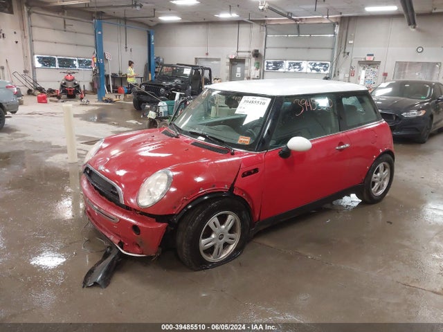 2006 MINI COOPER WMWRC33596TK64992 Photo 1