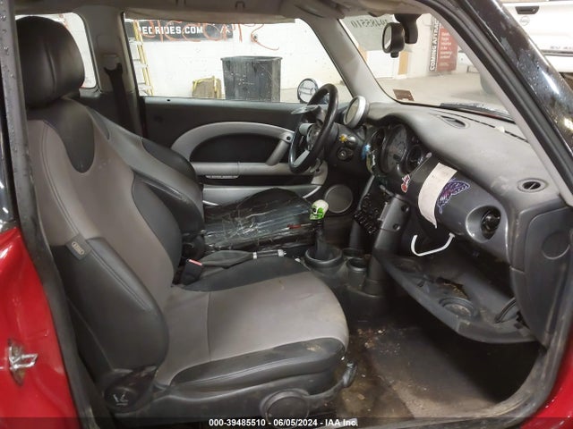 2006 MINI COOPER WMWRC33596TK64992 Photo 4