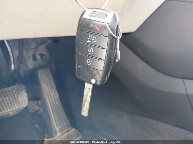 5XYPGDA52GG141877 KIA Sorento 3.3l Lx