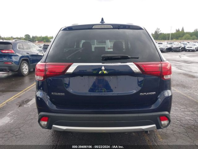 JA4AD2A35JZ016134 Mitsubishi Outlander Es