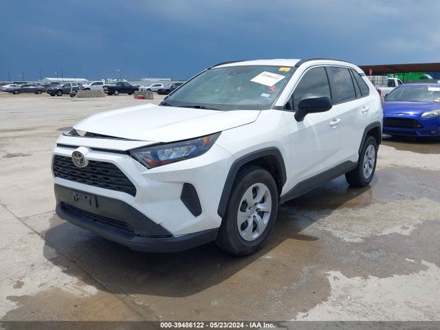 Toyota RAV4 LE 2021 JTMH1RFV3MD070453 Image 2