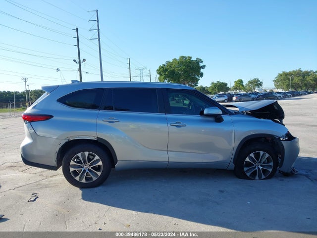 Toyota Highlander Xle 2023 5TDKDRAH8PS521769 Image 14
