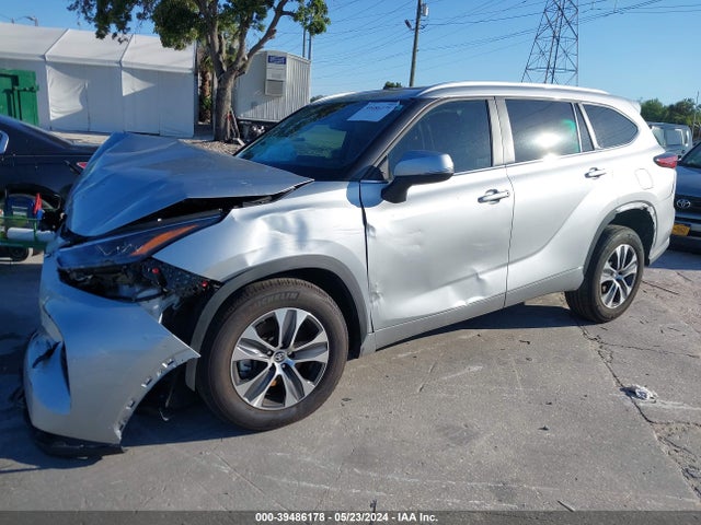 Toyota Highlander Xle 2023 5TDKDRAH8PS521769 Image 2