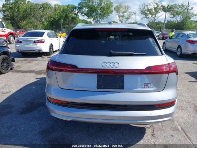 WA1AAAGE3NB024811 Audi E-tron Premium Quattro