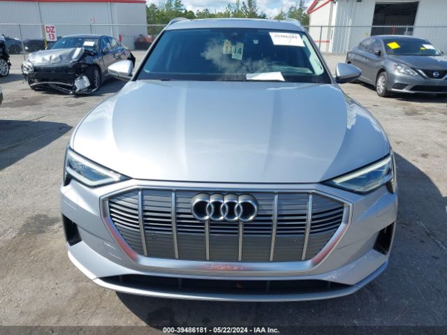 WA1AAAGE3NB024811 Audi E-tron Premium Quattro