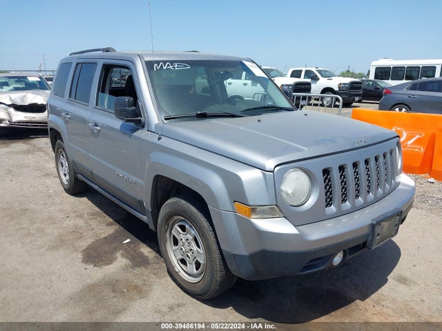 2014 1C4NJPBB9ED888645 main image