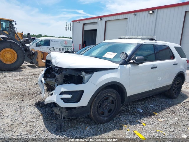 Ford Utility Police Interceptor 2017 1FM5K8AR8HGC24739 Image 2
