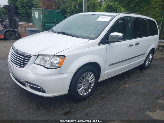 2C4RC1CG2GR149250 Chrysler Town & Country Touring-l Anniversary Edition