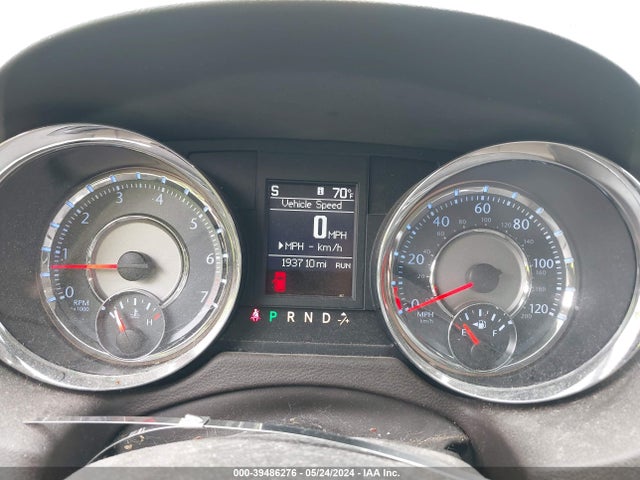 2C4RC1CG2GR149250 Chrysler Town & Country Touring-l Anniversary Edition