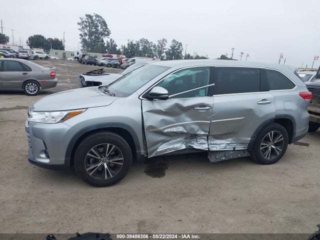 Toyota Highlander Le 2019 5TDZARFH8KS052224 Image 14