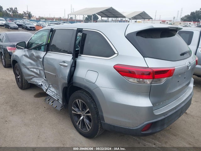 Toyota Highlander Le 2019 5TDZARFH8KS052224 Image 3