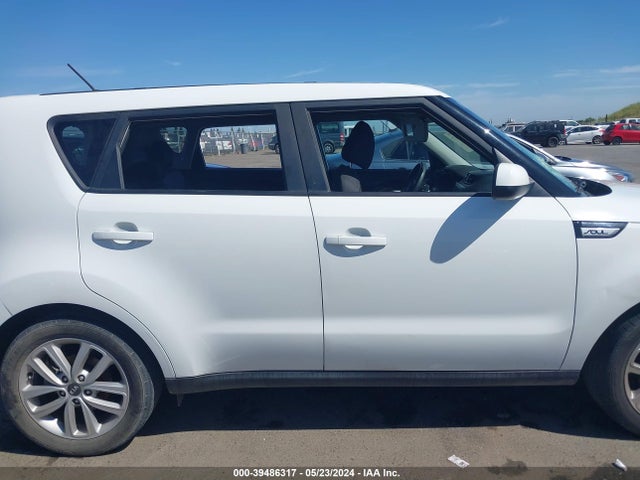 KIA SOUL + 2018 KNDJP3A59J7900271 Image 13