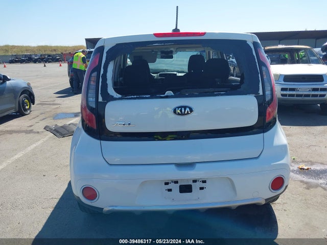 KIA SOUL + 2018 KNDJP3A59J7900271 Image 16